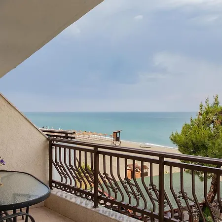 Oceana Hotel 2*